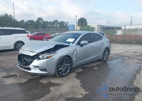2018 Mazda Mazda3 Touring из США, поврежденный, VIN 3MZBN1V31JM205356